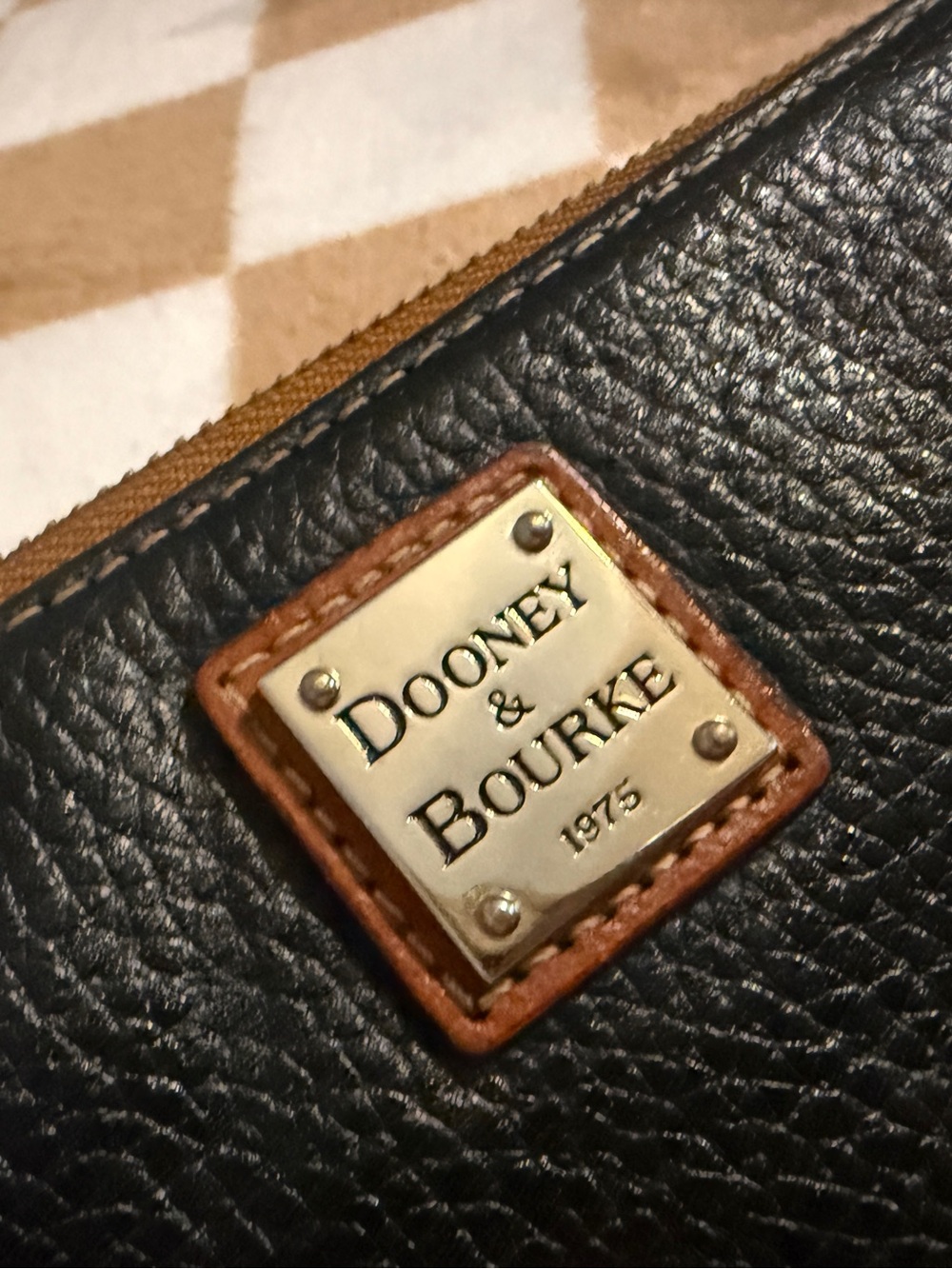 Dooney & Bourke Pebble Grain Leather Zip Around Wallet preowned - Picture 3 of 16